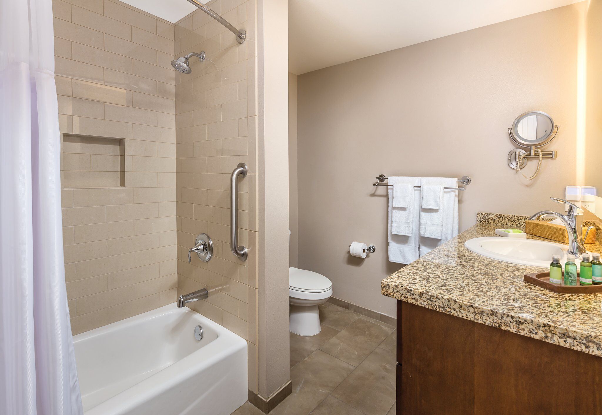 One bedroom unit bathroom